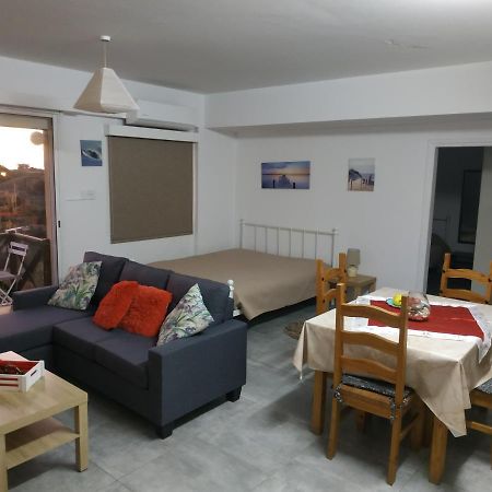 Adonis Apartment Paphos Exterior photo