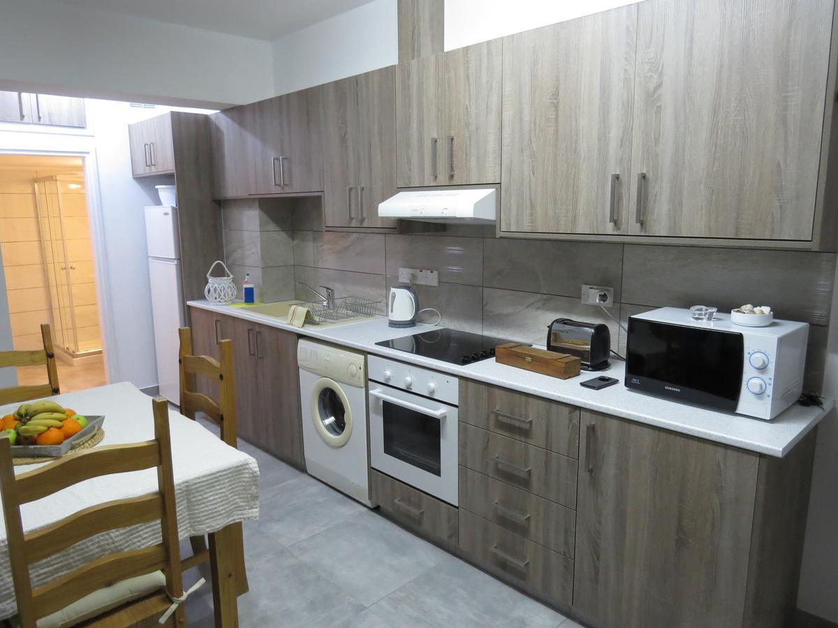 Adonis Apartment Paphos Exterior photo