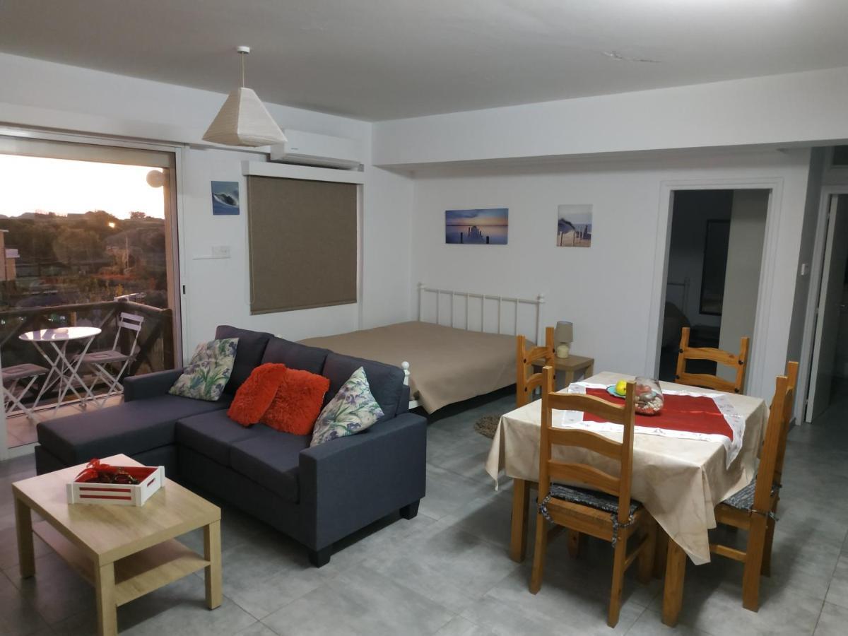 Adonis Apartment Paphos Exterior photo